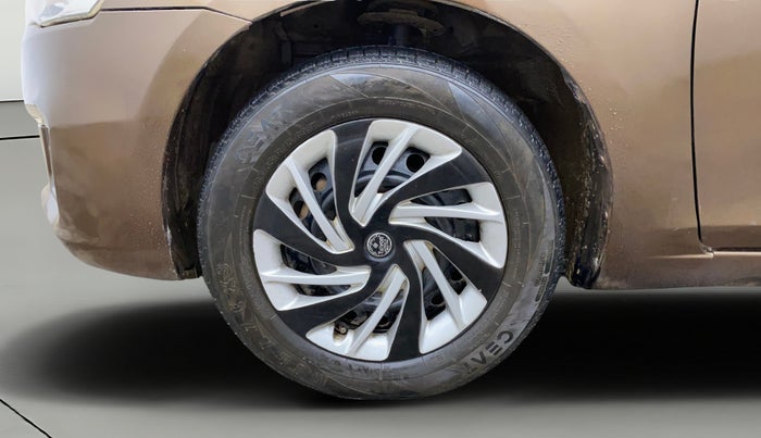 2017 Maruti Ciaz DELTA 1.4 AT PETROL, Petrol, Automatic, 1,21,537 km, Left Front Wheel