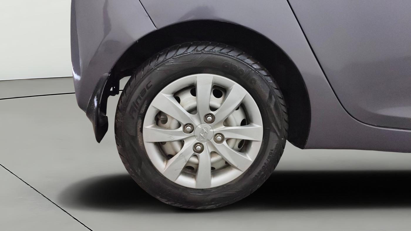 2017 Hyundai Eon ERA +, Petrol, Manual, 27,178 km, Right Rear Wheel
