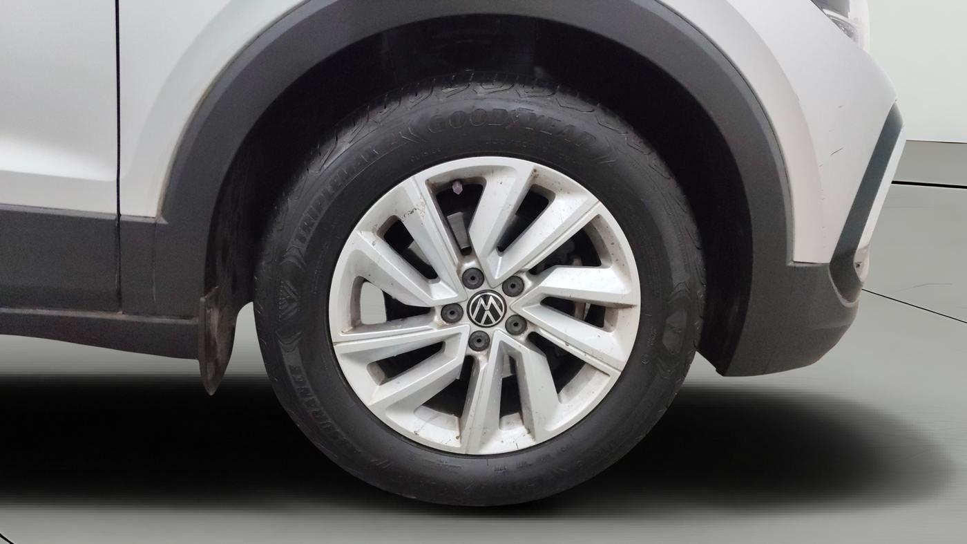 2023 Volkswagen TAIGUN HIGHLINE 1.0 TSI MT, Petrol, Manual, 25,337 km, Right Front Wheel