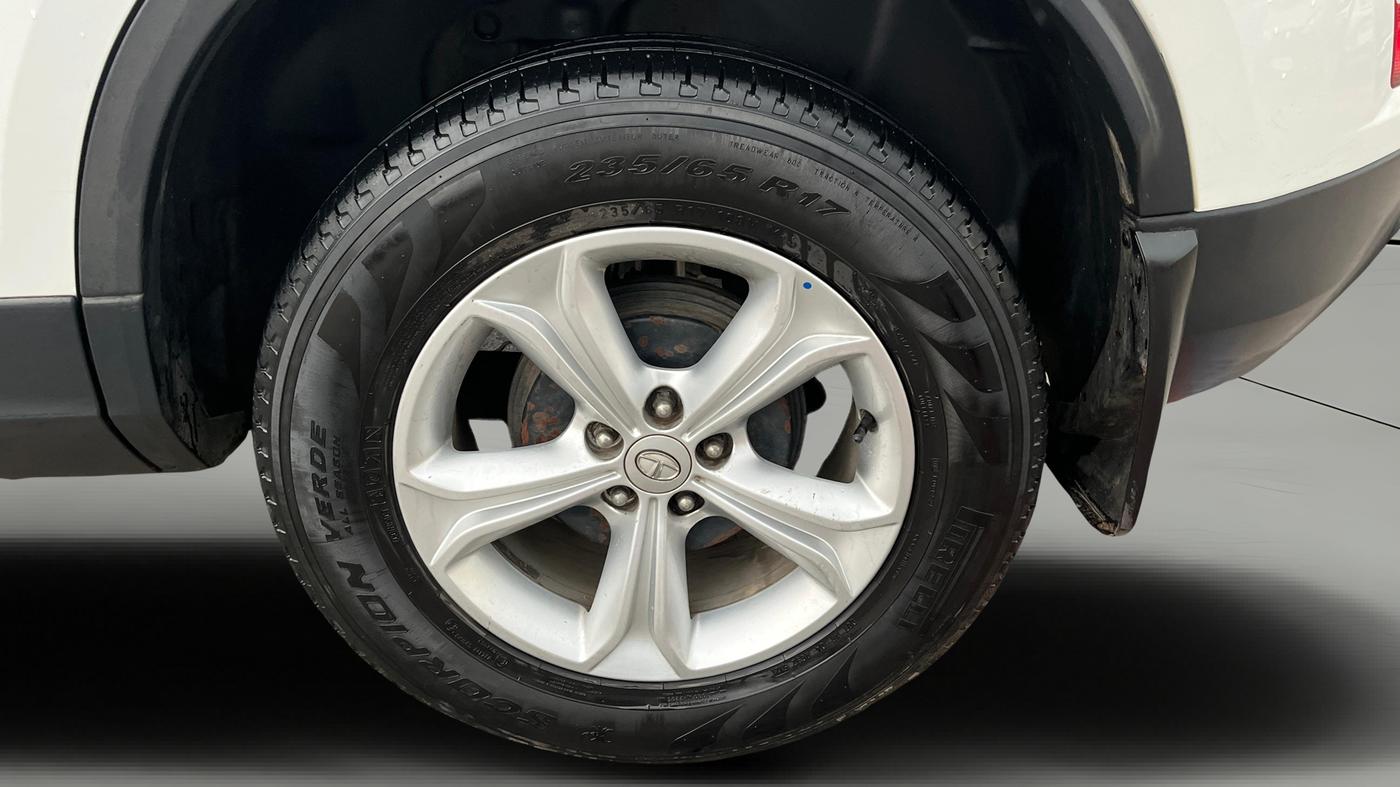 2019 Tata Harrier XZ 2.0L, Diesel, Manual, 80,830 km, Left Rear Wheel