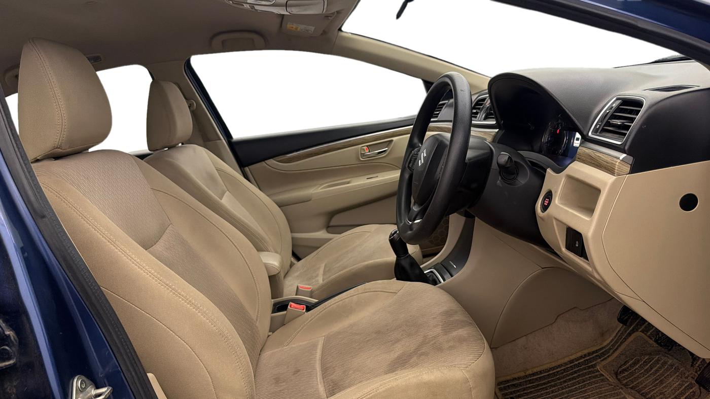 2021 Maruti Ciaz ZETA 1.5 SHVS MT PETROL, Petrol, Manual, 68,314 km, Right Side Front Door Cabin