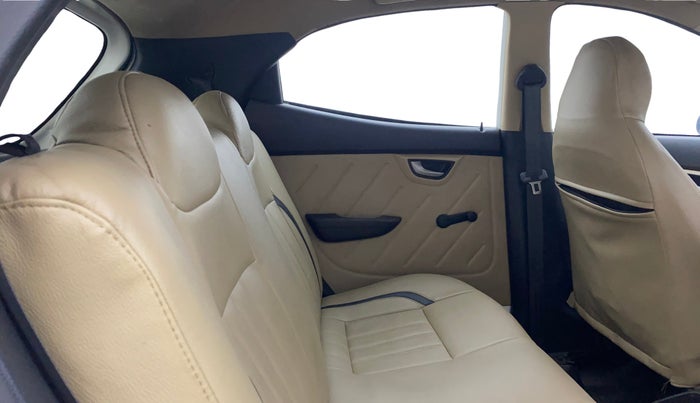 2017 Hyundai Eon SPORTZ, Petrol, Manual, 37,099 km, Right Side Rear Door Cabin