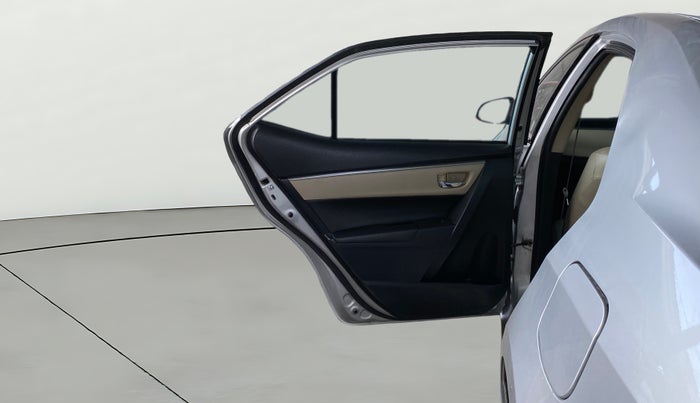 2015 Toyota Corolla Altis VL CVT PETROL, Petrol, Automatic, 1,38,199 km, LHS Rear Door