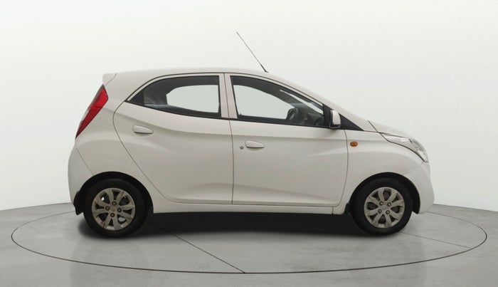 2017 Hyundai Eon SPORTZ, Petrol, Manual, 50,718 km, Right Side View