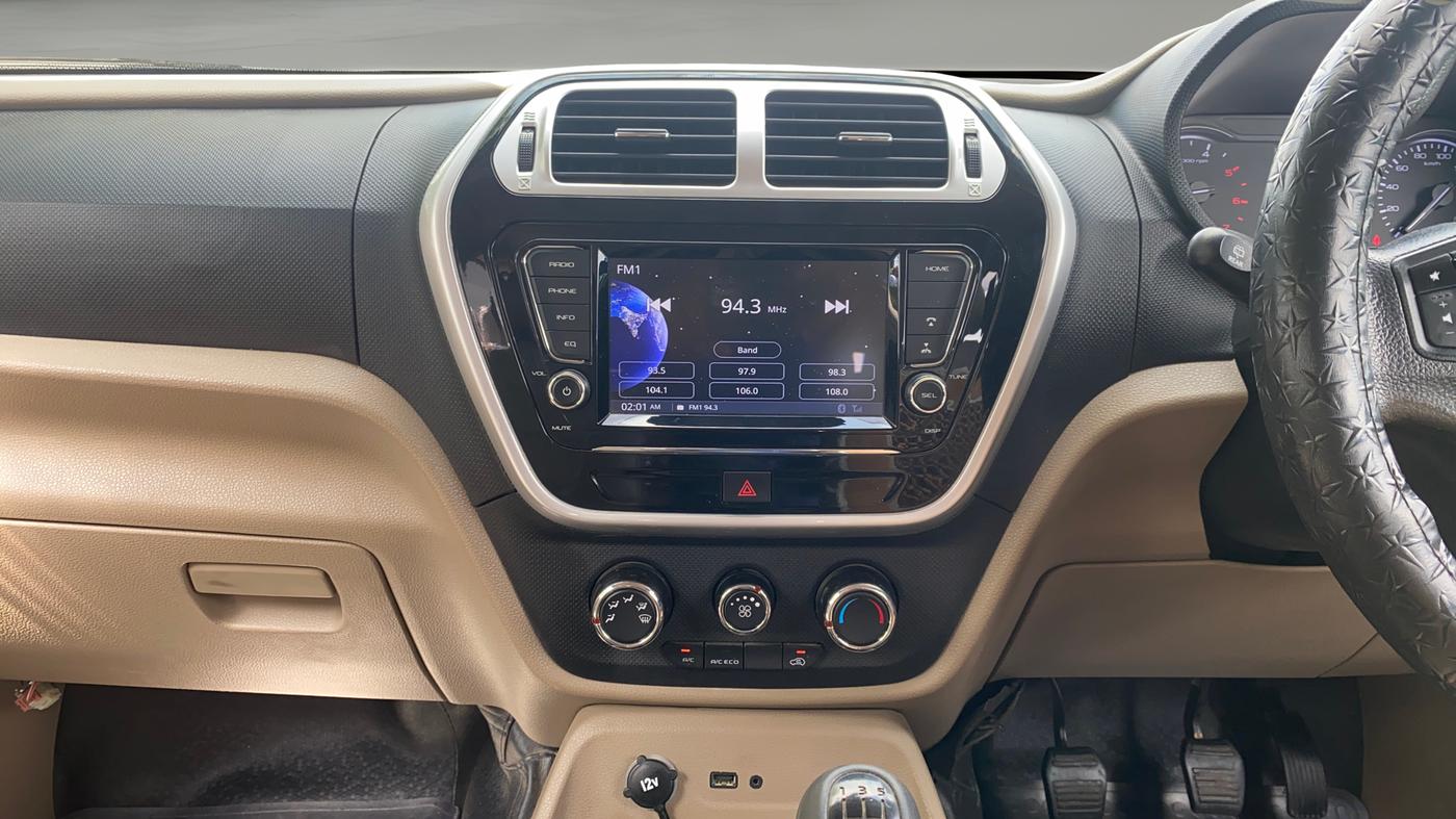 2023 Mahindra BOLERO NEO N 8, Diesel, Manual, 30,272 km, Air Conditioner