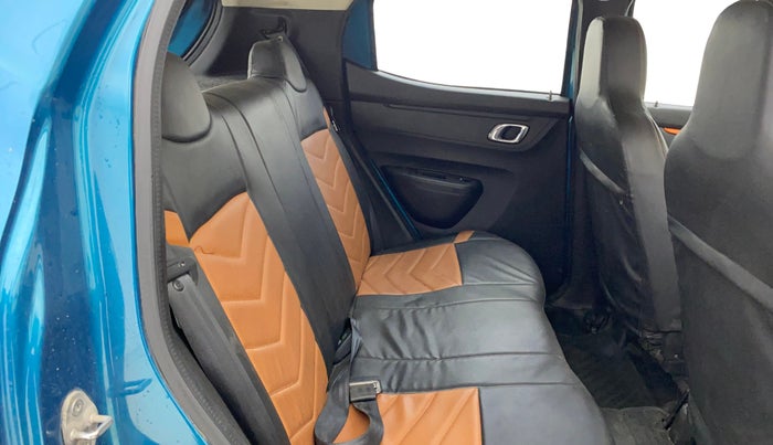 2022 Renault Kwid CLIMBER 1.0 AMT (O), Petrol, Automatic, 15,450 km, Right Side Rear Door Cabin