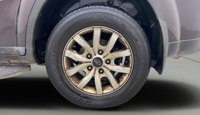 2017 Mahindra XUV500 W10 AT, Diesel, Automatic, 90,254 km, Left Rear Wheel