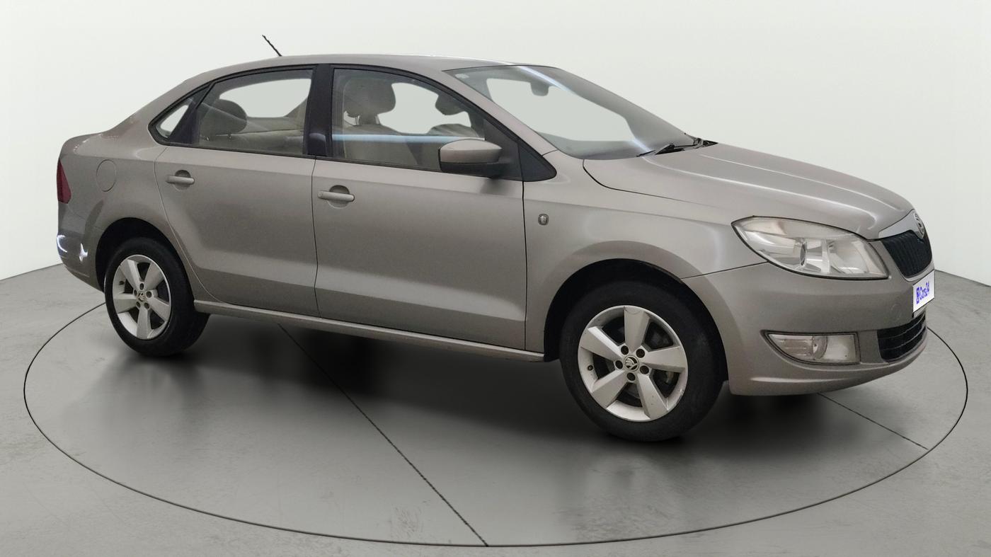 2014 Skoda Rapid ELEGANCE 1.6 MPI AT, Petrol, Automatic, 85,483 km, Right Front Diagonal