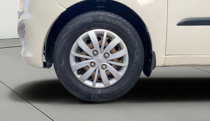 2014 Hyundai i10 SPORTZ 1.1, CNG, Manual, 85,284 km, Left Front Wheel