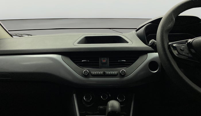 2022 Tata NEXON XMA SUNROOF PETROL, Petrol, Automatic, 37,447 km, Air Conditioner