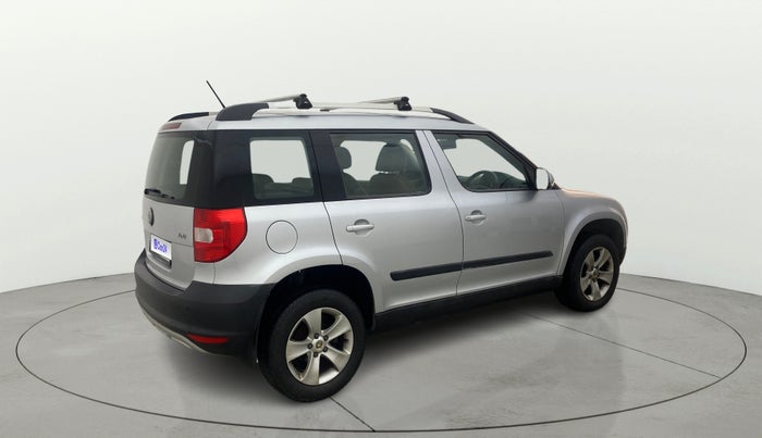 2013 Skoda Yeti AMBITION 2.0 TDI CR 4X2, Diesel, Manual, 71,866 km, Right Back Diagonal