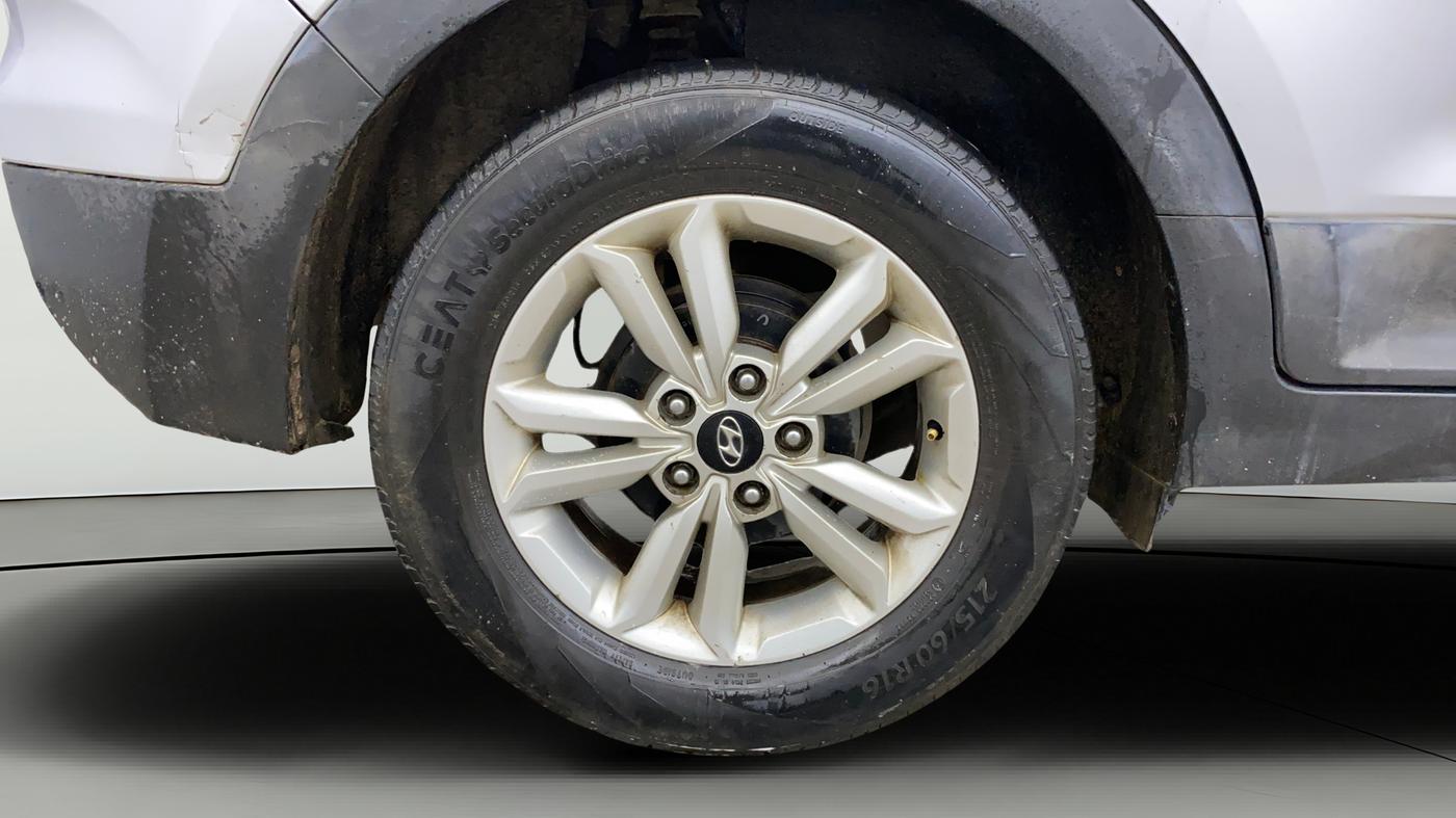 2017 Hyundai Creta SX PLUS 1.6 PETROL, Petrol, Manual, 1,08,218 km, Right Rear Wheel
