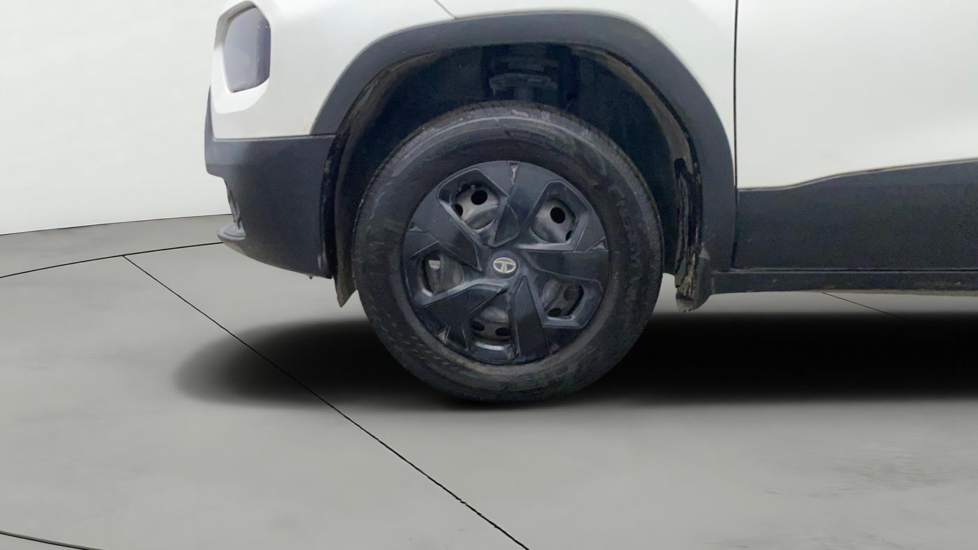 2022 Tata PUNCH ADVENTURE MT, Petrol, Manual, 1,47,605 km, Left Front Wheel