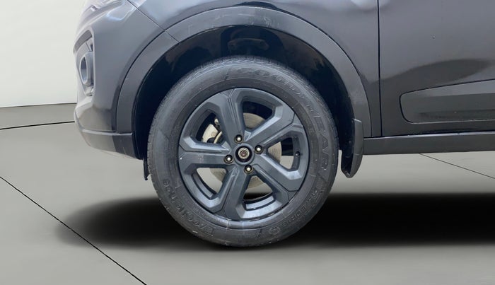 2023 Tata NEXON XZA PLUS PETROL DARK EDITION, Petrol, Automatic, 69,004 km, Left Front Wheel