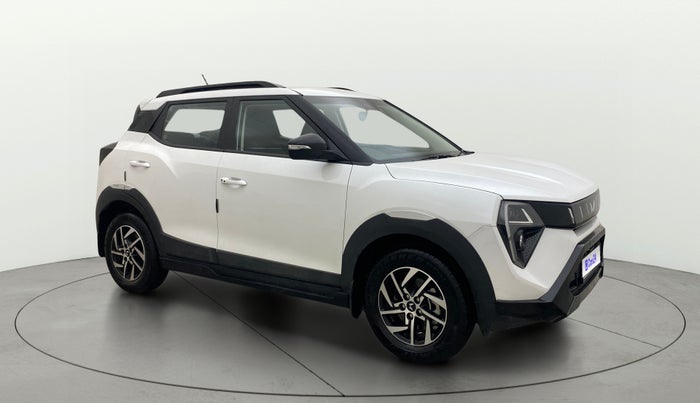 2024 Mahindra XUV 3XO AX5 1.2 L TCMPFi, Petrol, Manual, 5,026 km, Right Front Diagonal