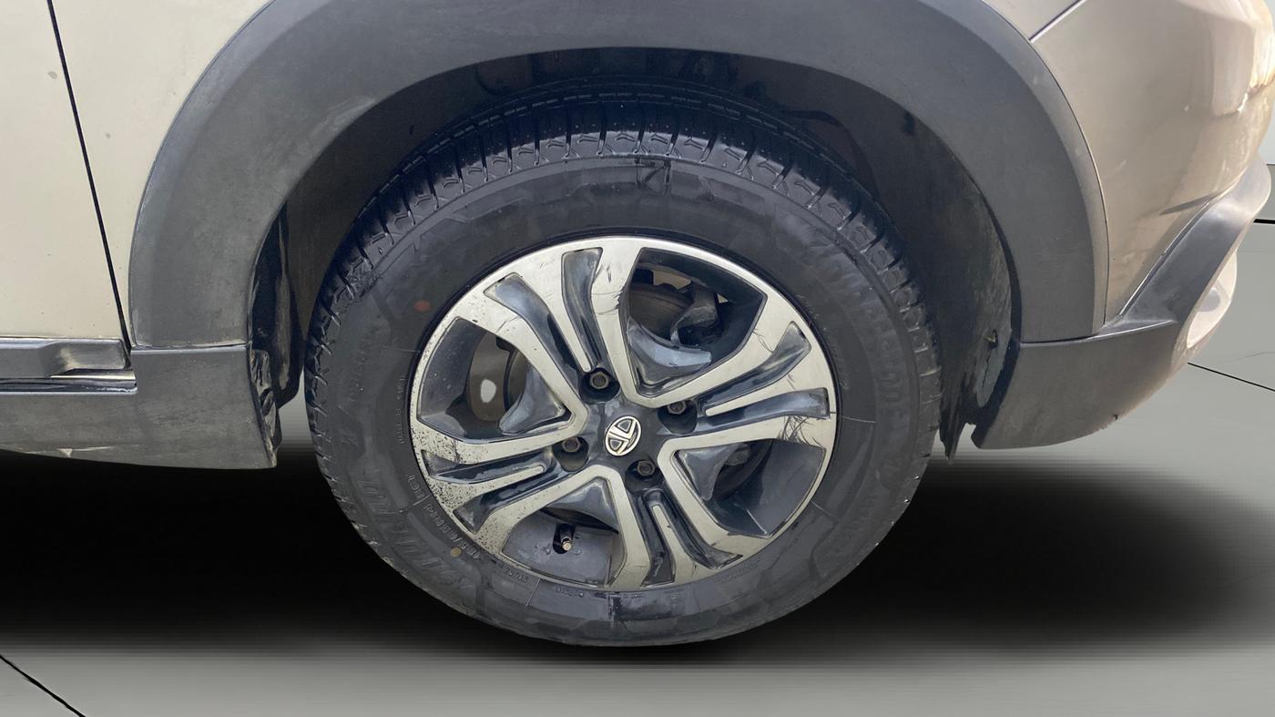 2018 Tata TIAGO NRG PETROL, Petrol, Manual, 41,181 km, Right Front Wheel