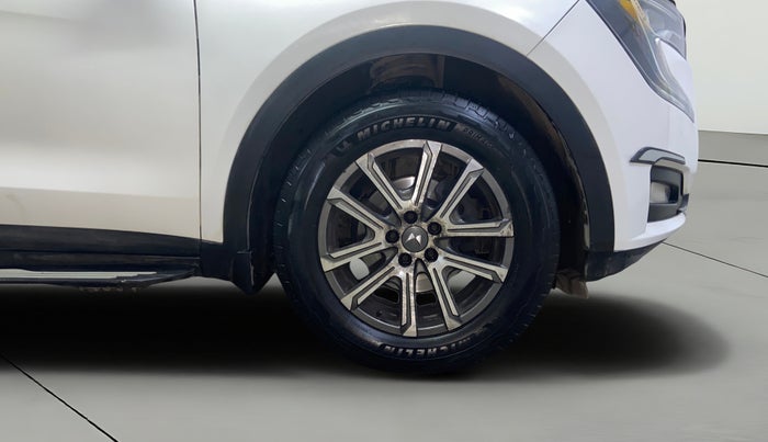 2021 Mahindra XUV700 AX 7 LUXURY P AT 7 STR, Petrol, Automatic, 59,814 km, Right Front Wheel