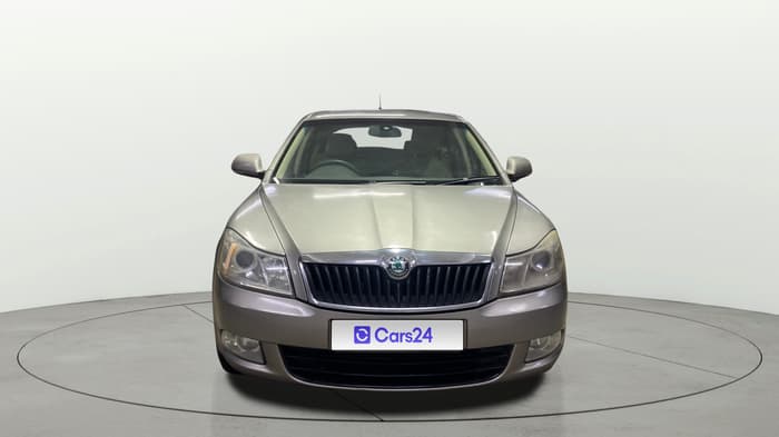 2013 Skoda Laura AMBIENTE 1.9 TDI MT, Diesel, Manual, 1,40,770 km, Front