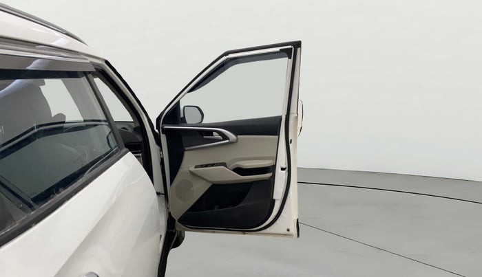 2023 KIA CARENS  PRESTIGE 1.5 TURBO PETROL IMT 7 STR , Petrol, Manual, 35,362 km, RHS Front Door