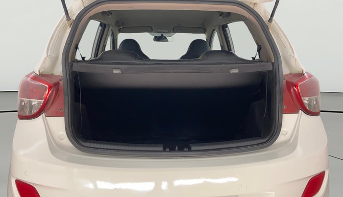 2016 Hyundai Grand i10 SPORTZ 1.2 KAPPA VTVT, Petrol, Manual, 43,582 km, Boot Open Zoomed View