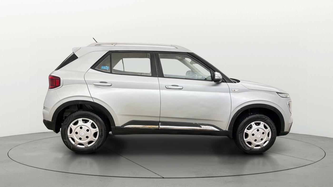 2020 Hyundai VENUE S 1.2, Petrol, Manual, 31,650 km, Right Side View