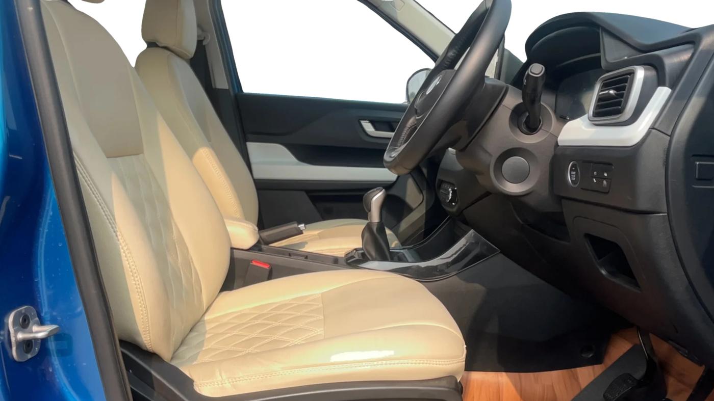 2024 Tata PUNCH Creative Plus, Petrol, Manual, 14,004 km, Right Side Front Door Cabin