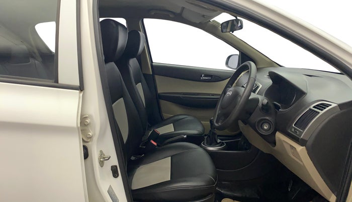 2013 Hyundai i20 MAGNA 1.2, Petrol, Manual, 73,411 km, Right Side Front Door Cabin