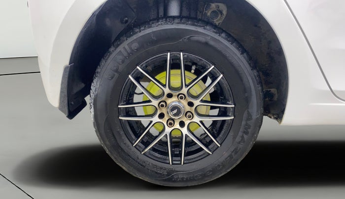 2017 Hyundai Elite i20 MAGNA 1.4 AT, Petrol, Automatic, 33,734 km, Right Rear Wheel