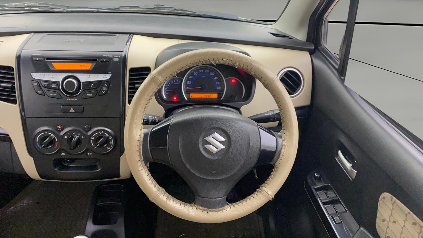 2017 Maruti Wagon R 1.0 VXI, Petrol, Manual, 72,899 km, Steering Wheel Close Up