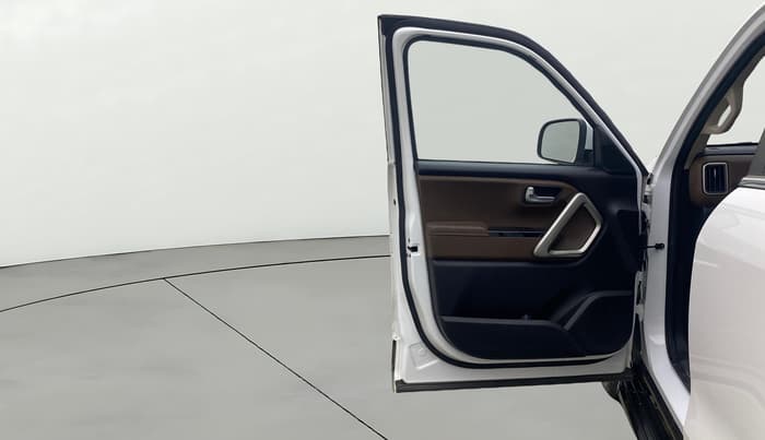2023 Mahindra SCORPIO-N Z8 L PETROL AT 7 STR, Petrol, Automatic, 64,601 km, LHS Front Door