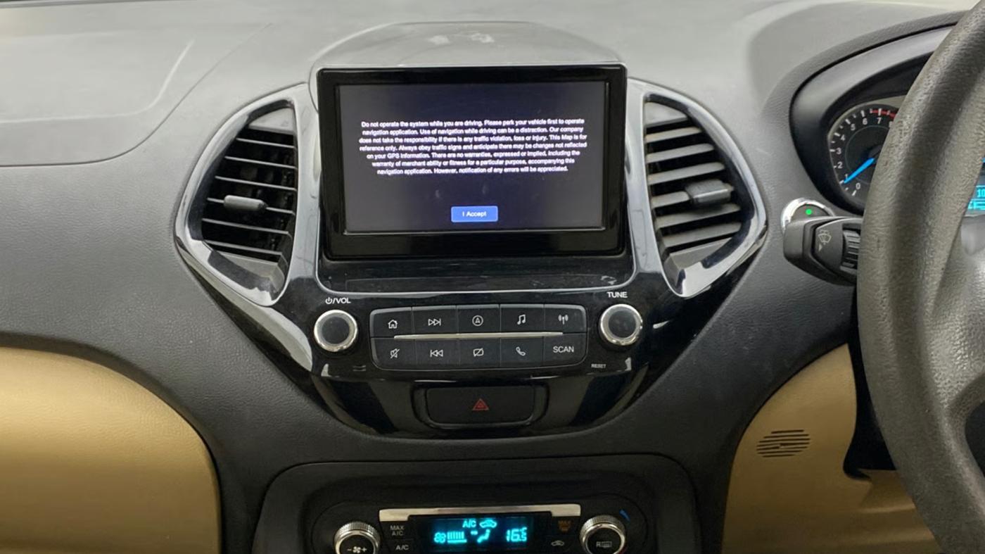 2019 Ford Figo Aspire TITANIUM 1.2 PETROL, Petrol, Manual, 1,06,148 km, Air Conditioner