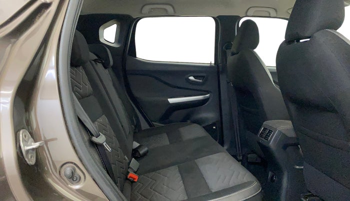 2022 Nissan MAGNITE XV PREMIUM TURBO CVT, Petrol, Automatic, 13,358 km, Right Side Rear Door Cabin