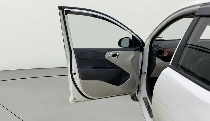 2023 Hyundai AURA SX 1.2, Petrol, Manual, 18,982 km, LHS Front Door