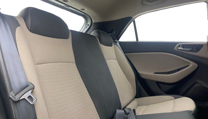 2016 Hyundai Elite i20 MAGNA 1.2, Petrol, Manual, 9,420 km, Right Side Rear Door Cabin