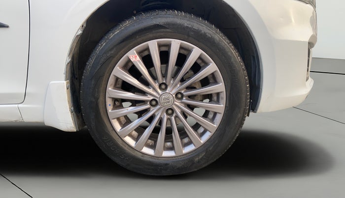 2017 Maruti Ciaz ALPHA 1.4 PETROL, Petrol, Manual, 1,46,733 km, Right Front Wheel