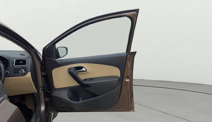 2017 Volkswagen Polo HIGHLINE1.2L, Petrol, Manual, 67,745 km, RHS Front Door