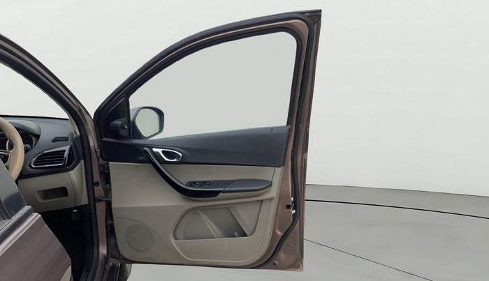 2017 Tata Tiago XZ PETROL, Petrol, Manual, 95,540 km, RHS Front Door