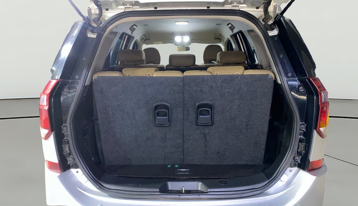 2020 Mahindra XUV500 W7, Diesel, Manual, 43,592 km, Boot Open Zoomed View