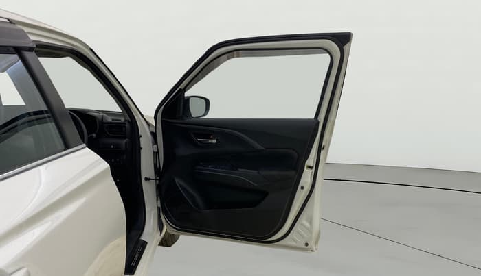 2025 Maruti Swift VXi, Petrol, Manual, 35,490 km, RHS Front Door