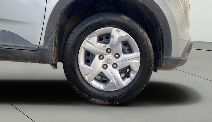 2021 Hyundai VENUE S 1.2, Petrol, Manual, 50,845 km, Right Front Wheel