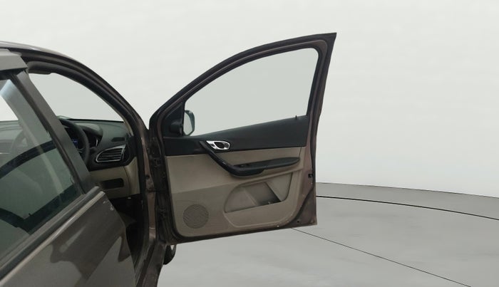 2018 Tata Tiago XZ PETROL, Petrol, Manual, 1,02,630 km, RHS Front Door