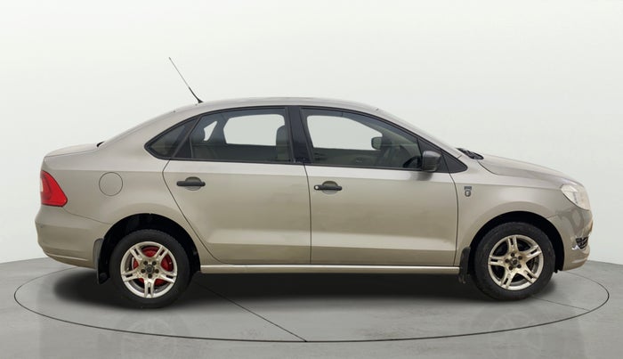 2013 Skoda Rapid 1.6 MPI ACTIVE, Petrol, Manual, 44,325 km, Right Side View