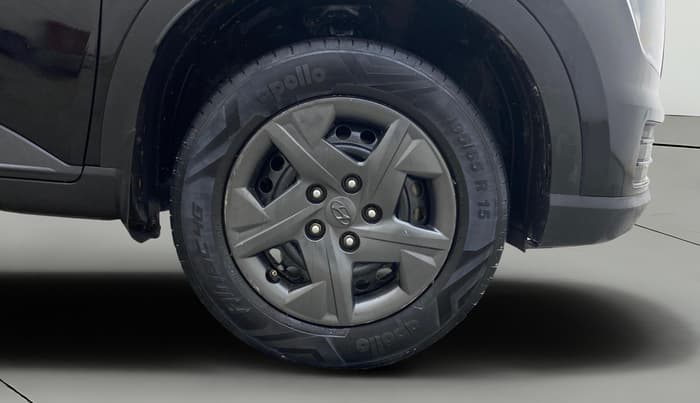 2023 Hyundai VENUE S 1.2, Petrol, Manual, 89,569 km, Right Front Wheel