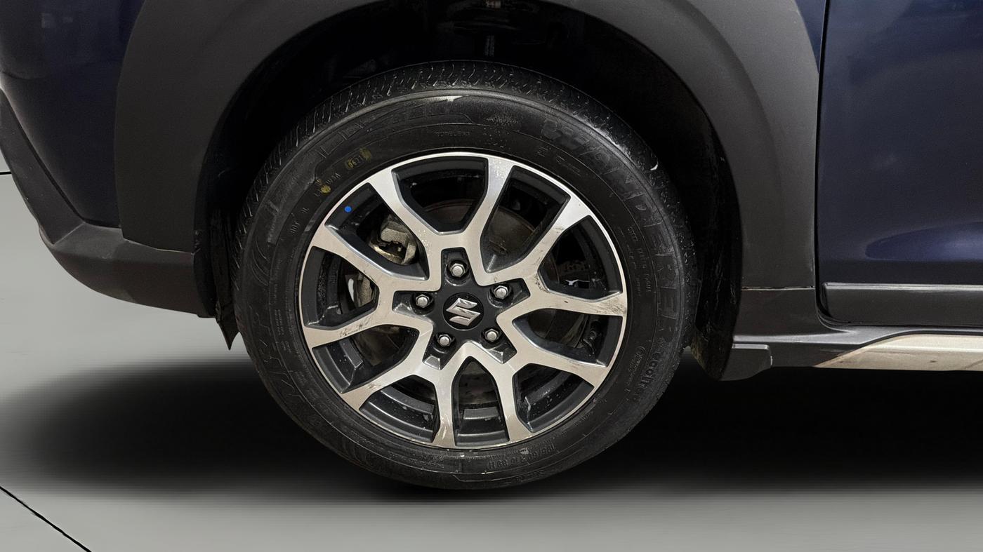2024 Maruti XL6 ZETA CNG, CNG, Manual, 47,043 km, Left Front Wheel