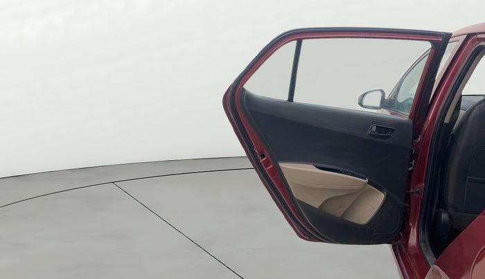 2015 Hyundai Grand i10 MAGNA 1.2 KAPPA VTVT, Petrol, Manual, 1,02,210 km, LHS Rear Door