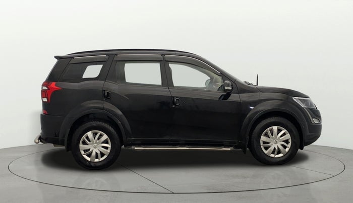 2019 Mahindra XUV500 W7, Diesel, Manual, 96,226 km, Right Side View