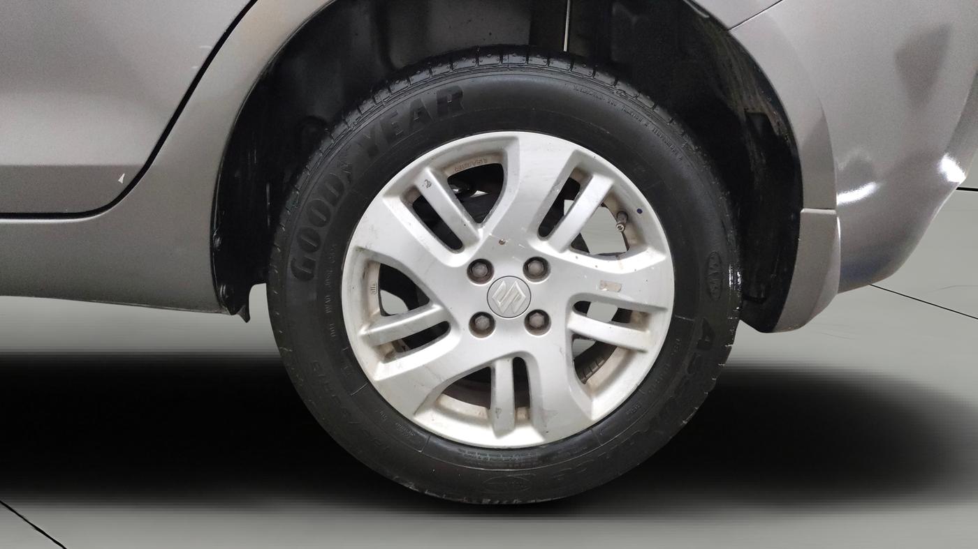 2013 Maruti Swift Dzire ZXI, Petrol, Manual, 48,688 km, Left Rear Wheel