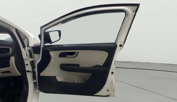 2022 Tata ALTROZ XZ PETROL, Petrol, Manual, 42,656 km, RHS Front Door