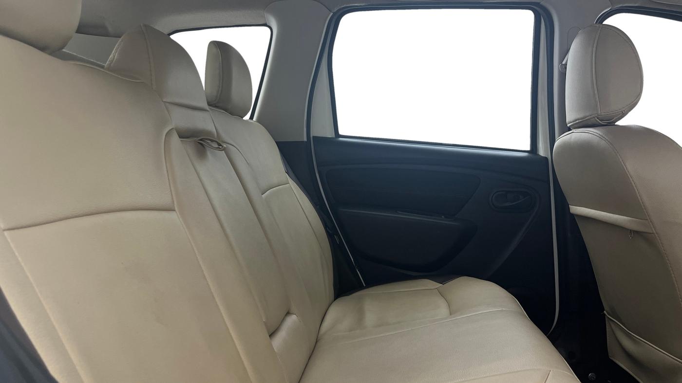 2017 Renault Duster RXS CVT, Petrol, Automatic, 62,293 km, Right Side Rear Door Cabin