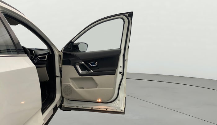 2021 Tata Safari XT PLUS, Diesel, Manual, 1,16,766 km, RHS Front Door